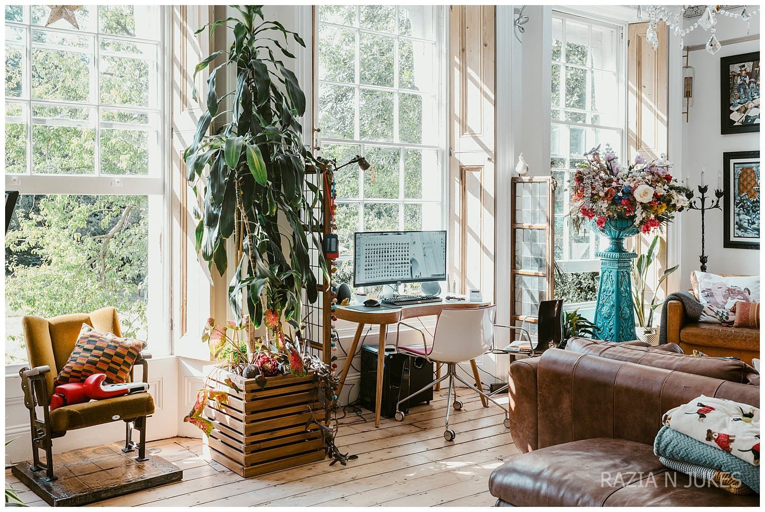Personal branding photography by Razia Jukes — studio 24